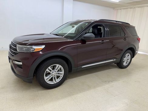 Used 2022 Ford Explorer XLT w/ Equipment Group 202A AWD/4WD image 1