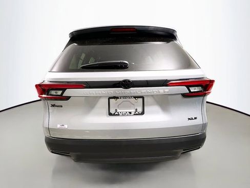 New 2026 Toyota Grand Highlander XLE image 4