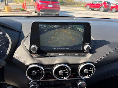 Used 2025 Nissan Sentra SV image 21