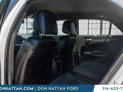 Used 2014 Chrysler 300 C RWD image 24