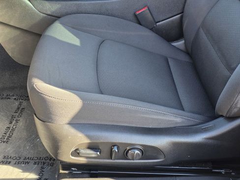 Used 2021 Chevrolet Malibu LT image 24