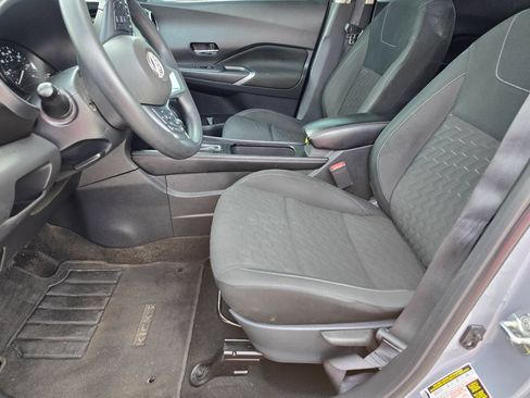 Used 2024 Nissan Kicks SV FWD image 14