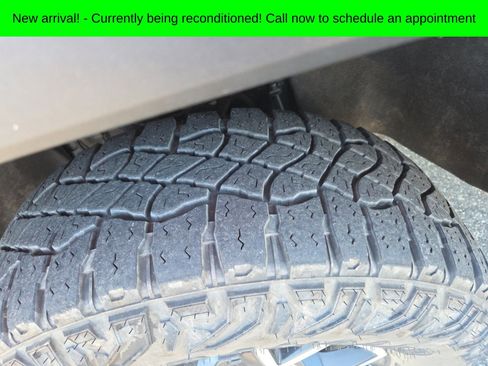 Used 2024 GMC Canyon AT4X AWD/4WD image 3