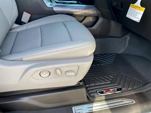 New 2026 Chevrolet Silverado 1500 LTZ w/ LTZ Premium Package AWD/4WD image 28
