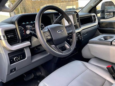 Used 2023 Ford F250 XL w/ FX4 Off-Road Package image 14