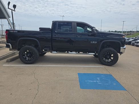 Used 2021 Chevrolet Silverado 2500 LT w/ Texas Edition AWD/4WD image 8