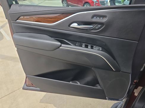 Used 2023 Cadillac Escalade Premium Luxury RWD image 25