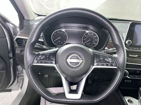Used 2023 Nissan Altima 2.5 SV FWD image 16