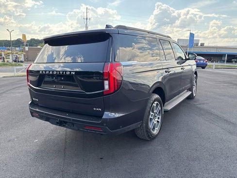 Used 2025 Ford Expedition Max Active AWD/4WD image 7