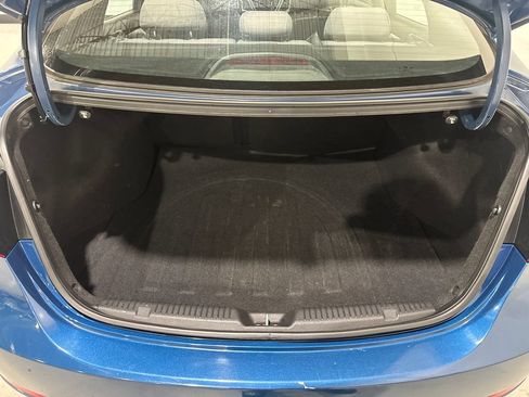 Used 2016 Hyundai Elantra SE FWD image 23