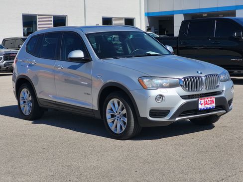 Used 2017 BMW X3 sDrive28i image 3