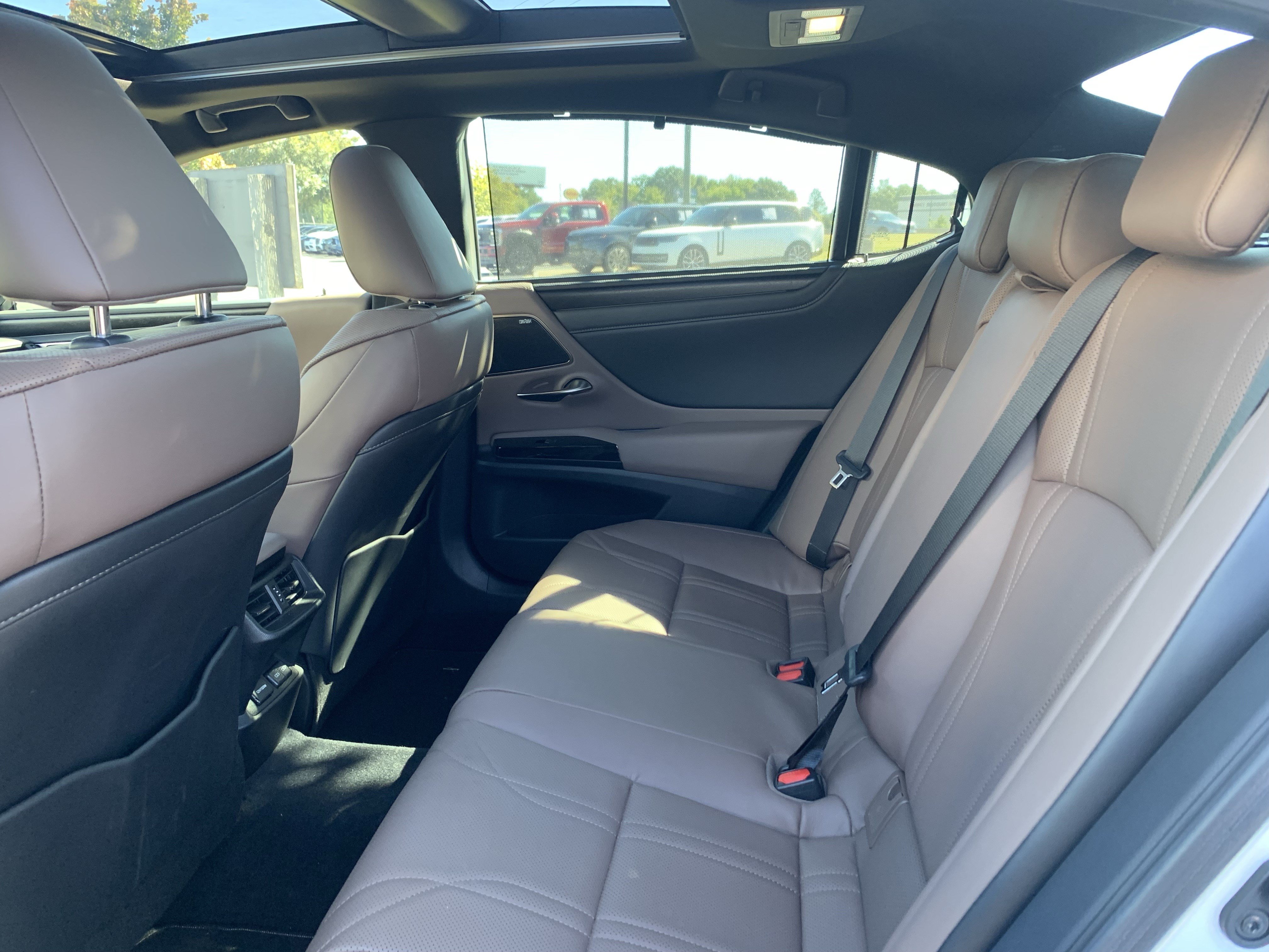 Used 2025 Lexus ES 350 Ultra Luxury FWD image 32