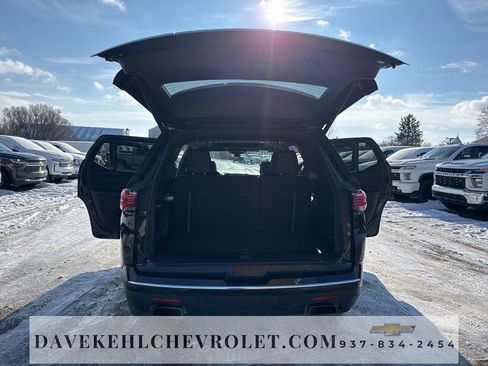 Used 2023 Chevrolet Traverse Premier image 30