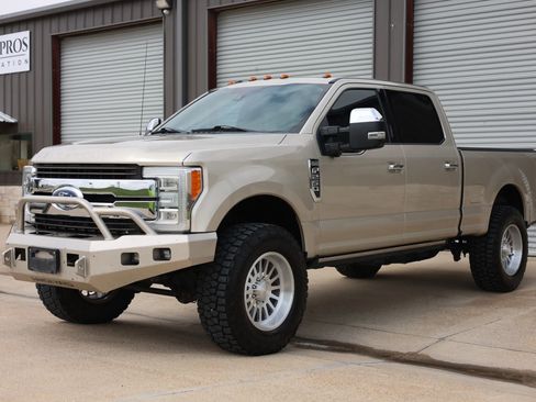 Used 2017 Ford F250 King Ranch w/ King Ranch Ultimate Package image 8