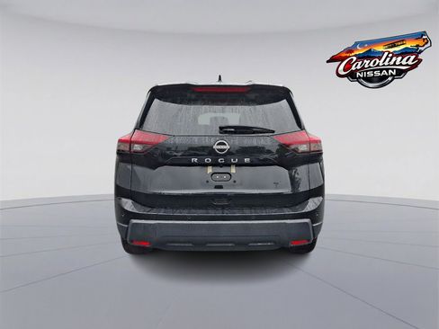 Used 2025 Nissan Rogue SV FWD image 5
