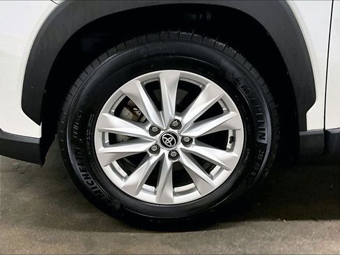 Certified 2023 Toyota Corolla Cross LE AWD/4WD image 7