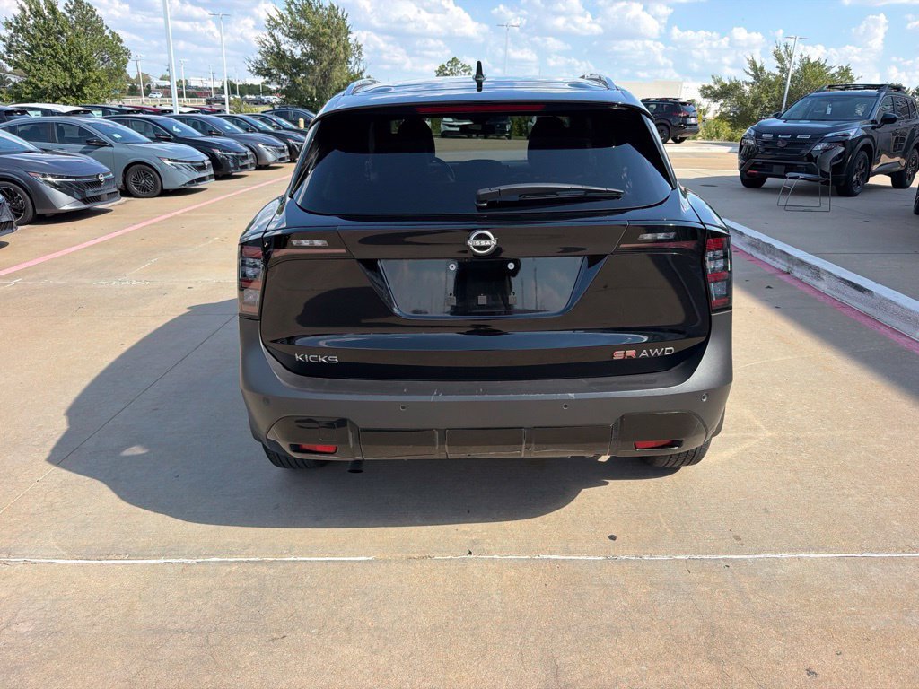 Used 2025 Nissan Kicks SR AWD/4WD image 4