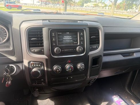 Used 2017 RAM 1500 Express AWD/4WD image 16