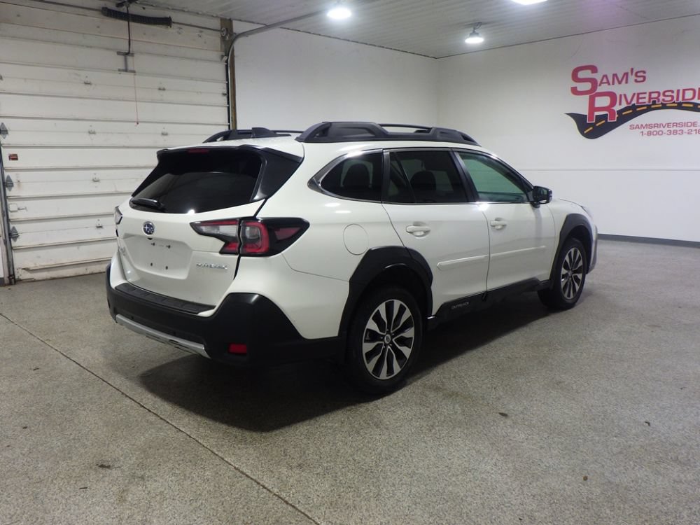 Used 2025 Subaru Outback Limited AWD/4WD image 4