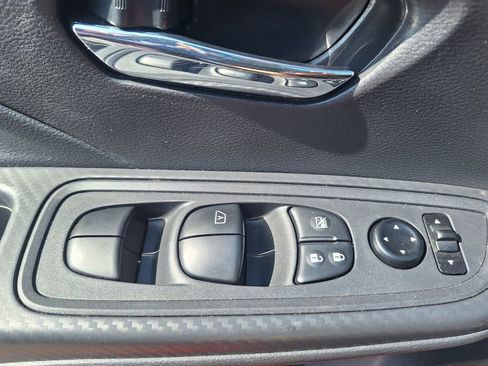 Certified 2025 Nissan Versa SV w/ Trunk Package image 18