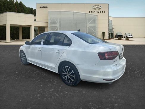 Used 2017 Volkswagen Jetta SE image 6