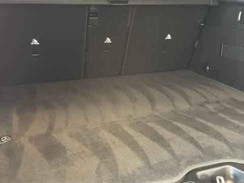 Used 2025 Mercedes-Benz GLC 300 4MATIC image 74