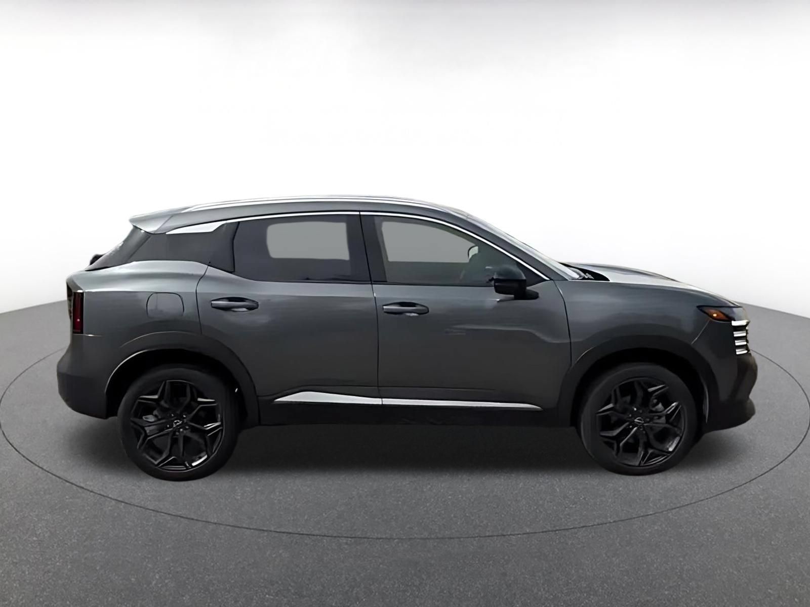 Used 2026 Nissan Kicks SR FWD image 15