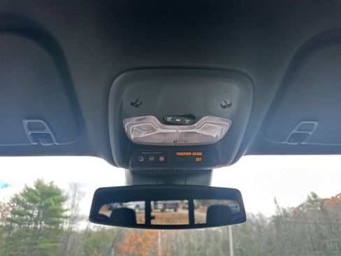 Used 2023 GMC Canyon AT4 image 21