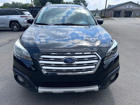 Used 2017 Subaru Outback 2.5i Limited AWD/4WD image 3