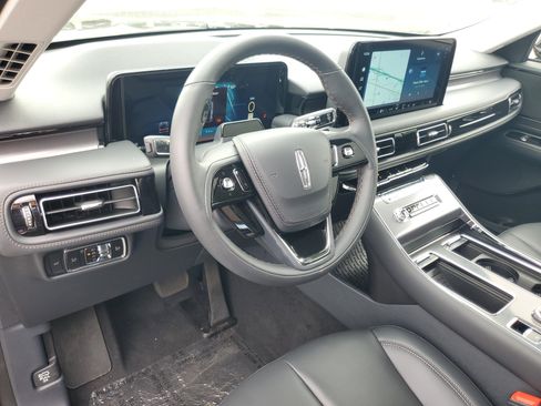 New 2026 Lincoln Aviator AWD image 12