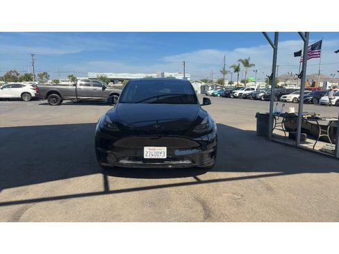 Used 2024 Tesla Model Y Long Range AWD/4WD image 4