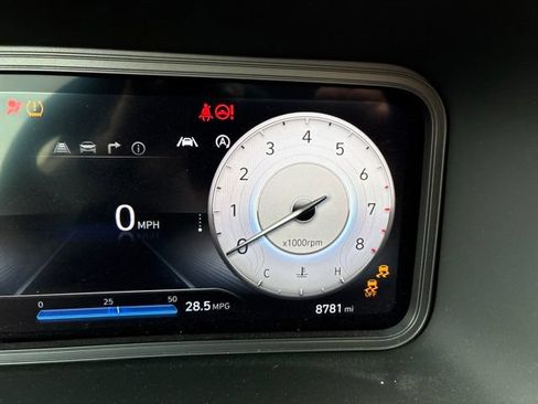Used 2023 Hyundai Kona Limited AWD/4WD image 9