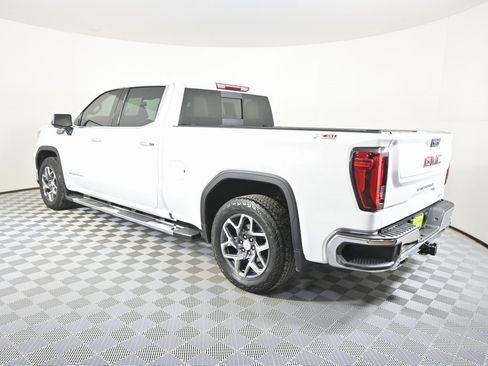Used 2022 GMC Sierra 1500 SLT w/ SLT Premium Plus Package image 4