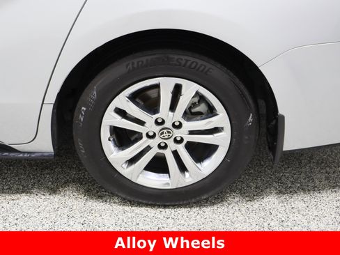 Used 2023 Toyota Sienna XSE image 10