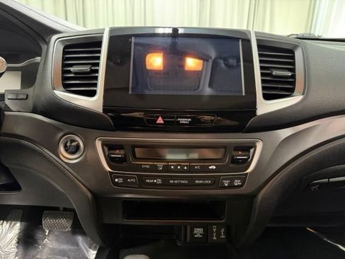 Used 2017 Honda Pilot EX image 15