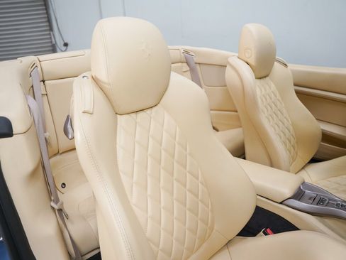 Used 2012 Ferrari California RWD image 28