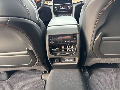 Used 2024 Jeep Grand Cherokee Summit AWD/4WD image 19