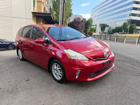 Used 2012 Toyota Prius V Two FWD image 4