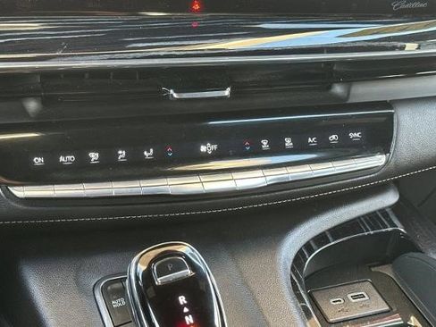 Certified 2022 Cadillac Escalade Sport w/ LPO, ONYX Package image 29