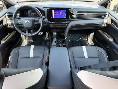 Used 2026 Toyota Camry SE FWD image 5