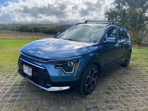 Used 2023 Kia Niro EX Touring FWD image 3