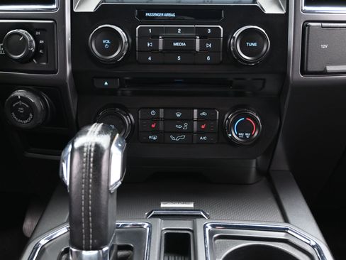 Used 2016 Ford F150 XLT w/ Equipment Group 302A Luxury image 37