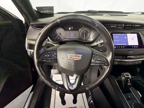 Used 2019 Cadillac XT4 Premium Luxury image 11