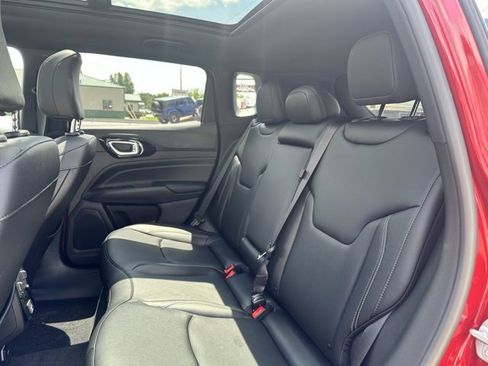 Used 2024 Jeep Compass Limited w/ High Altitude Package image 18