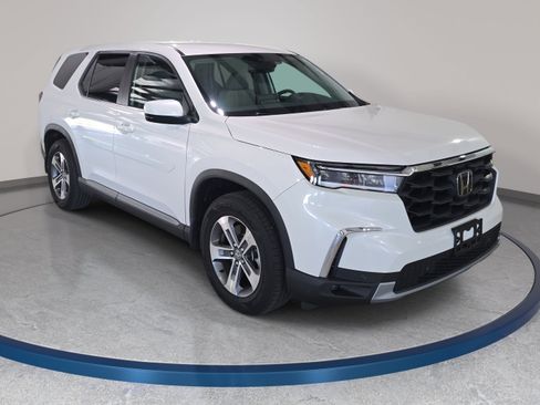 Certified 2025 Honda Pilot EX-L image 4