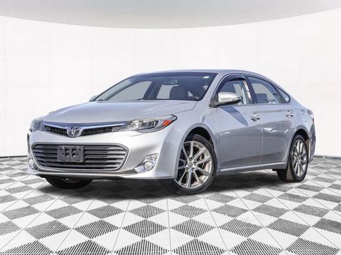 Used 2014 Toyota Avalon Limited image 2