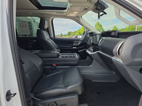 Used 2025 Ford Expedition Max Platinum w/ Driver's Package AWD/4WD image 12