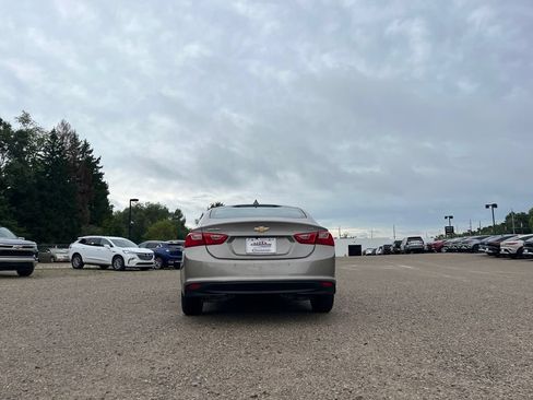 Used 2023 Chevrolet Malibu LT w/ Driver Confidence Package FWD image 9