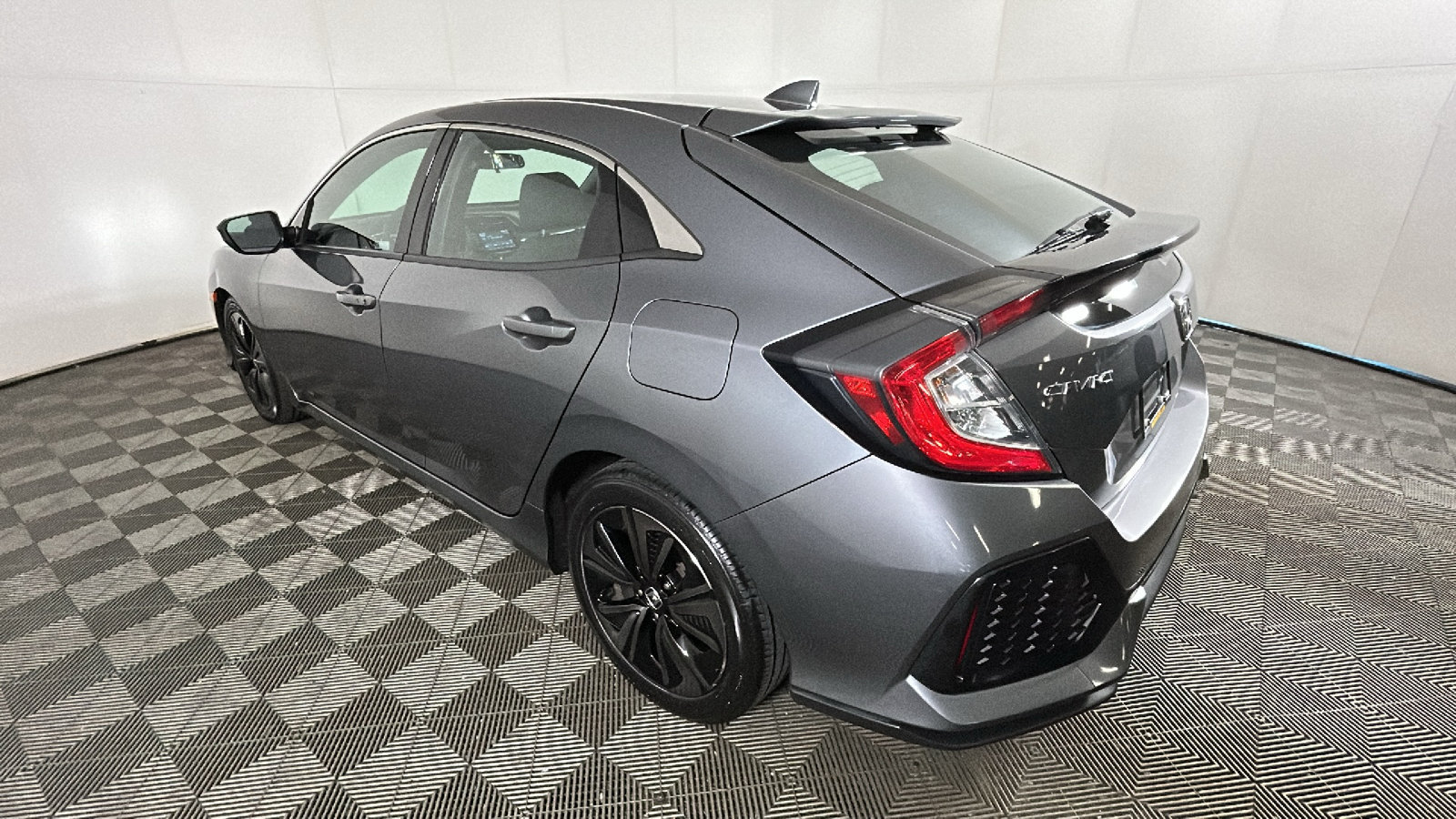 Used 2019 Honda Civic EX image 4