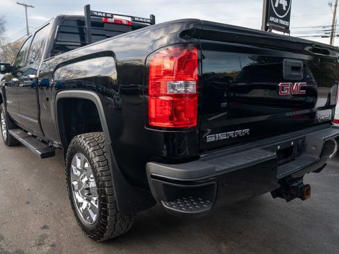 Used 2019 GMC Sierra 2500 Denali w/ Suspension Package, Off-Road image 4